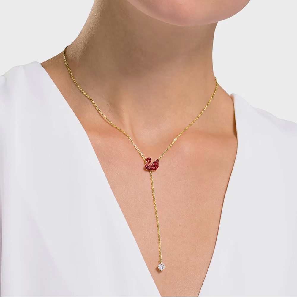 Elegant Gold and Red Pendant Necklace